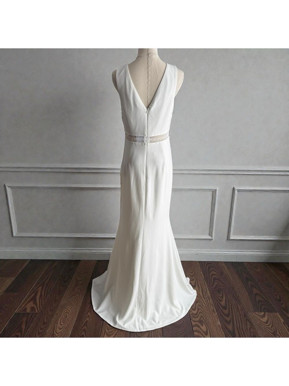 Lulu’s Modern Minimalist Wedding Gown Sz M White Event Dress Trumpet Cutout NWT - Picture 6 of 16